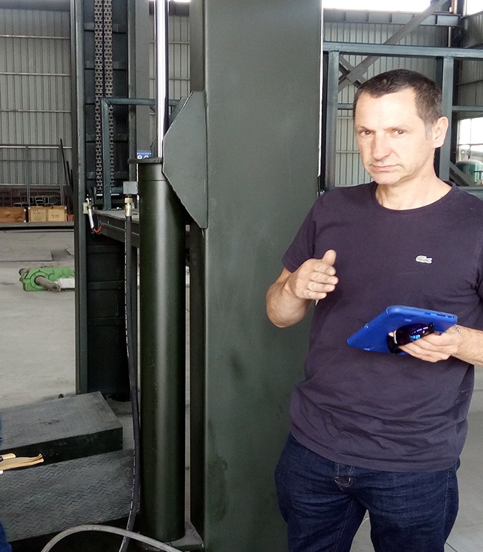 英國客戶驗收舉升機成功