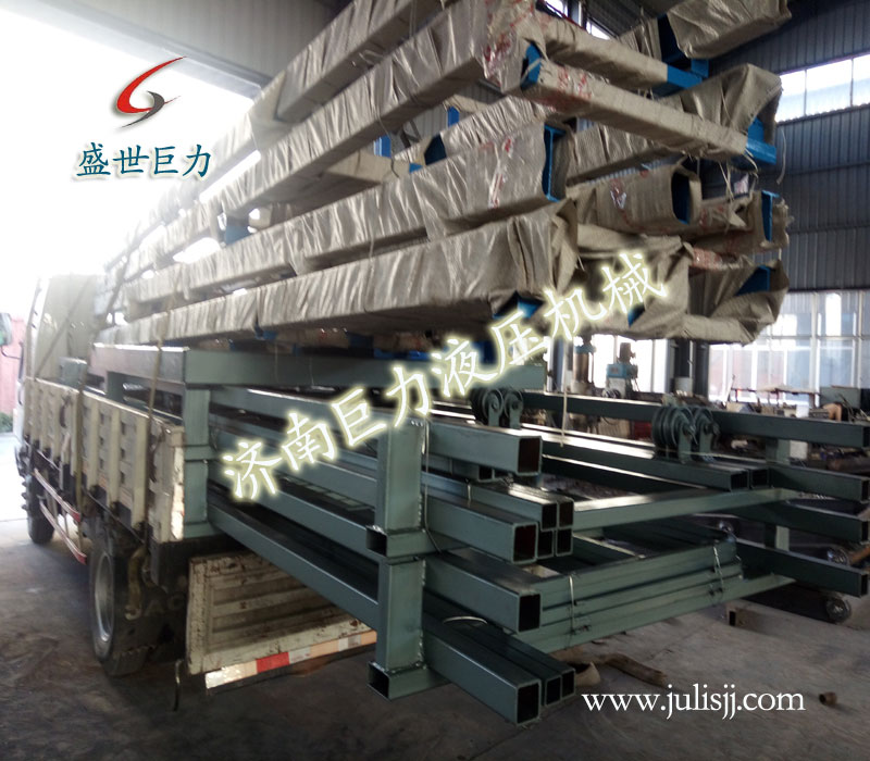 導(dǎo)軌式液壓升降平臺(tái)發(fā)往濟(jì)南 導(dǎo)軌式液壓升降平臺(tái)發(fā)往濟(jì)南