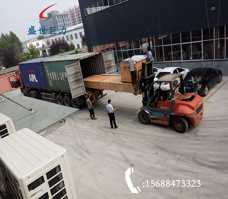 導(dǎo)軌式無障礙升降機(jī)裝車出口中