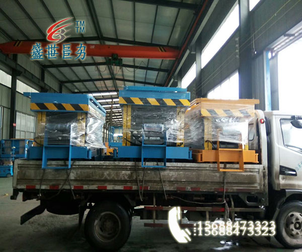 8米移動式升降機發(fā)貨中 8米移動式升降機發(fā)貨中