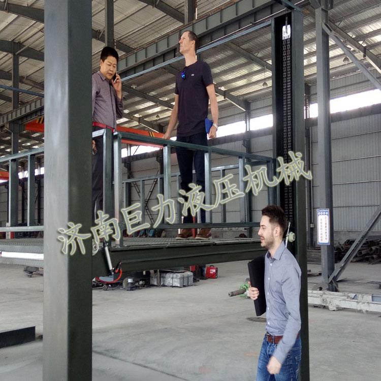 英國客戶現場檢驗四柱汽車舉升機 英國客戶現場檢驗四柱汽車舉升機