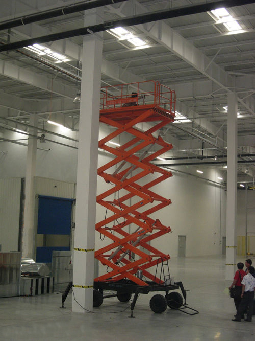 移動(dòng)式液壓升降機(jī)濟(jì)南巨力升降機(jī)廠家提供 移動(dòng)式液壓升降機(jī)濟(jì)南巨力升降機(jī)廠家提供