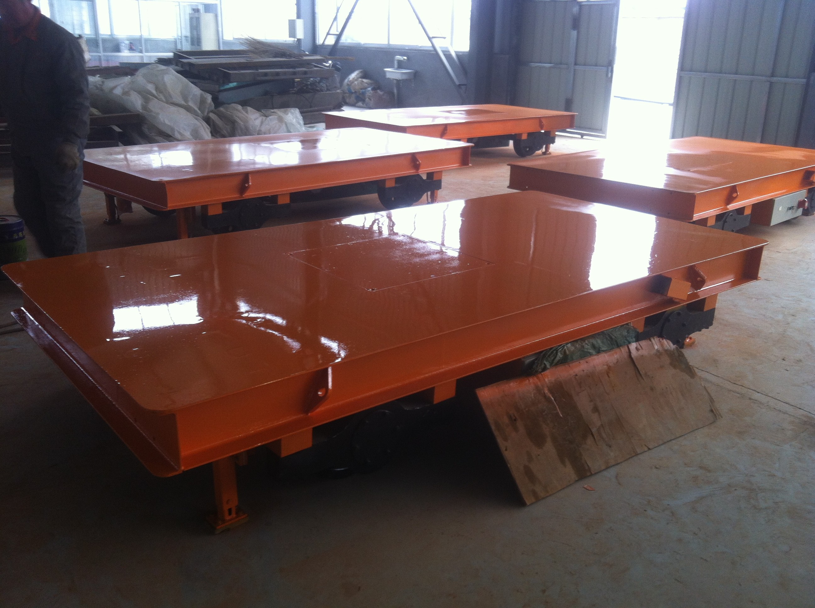 低壓軌道供電電動平車